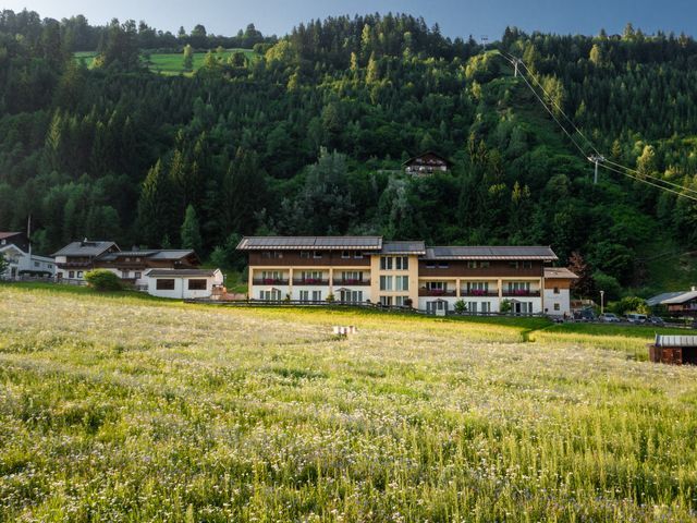 Apparthotel AlpenChalet**** in Neukirchen am Großvenediger im Sommer